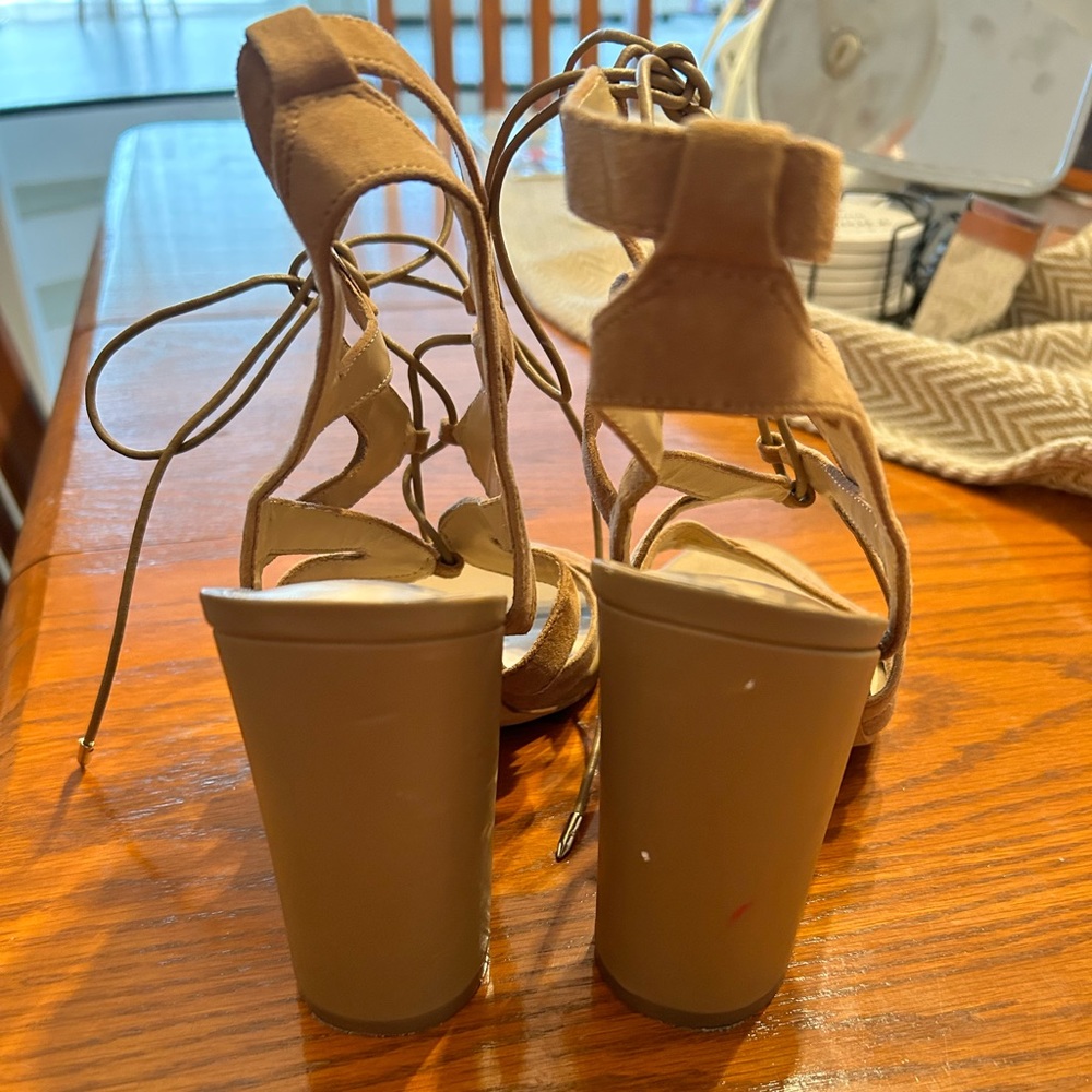 Heels - Picture 3 of 4